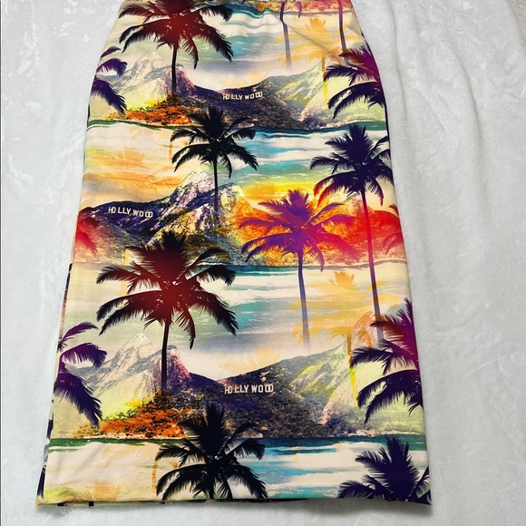 Le Superbe Two-Timer Reversible Pencil Skirt
Size Medium | EUC - Picture 8 of 10